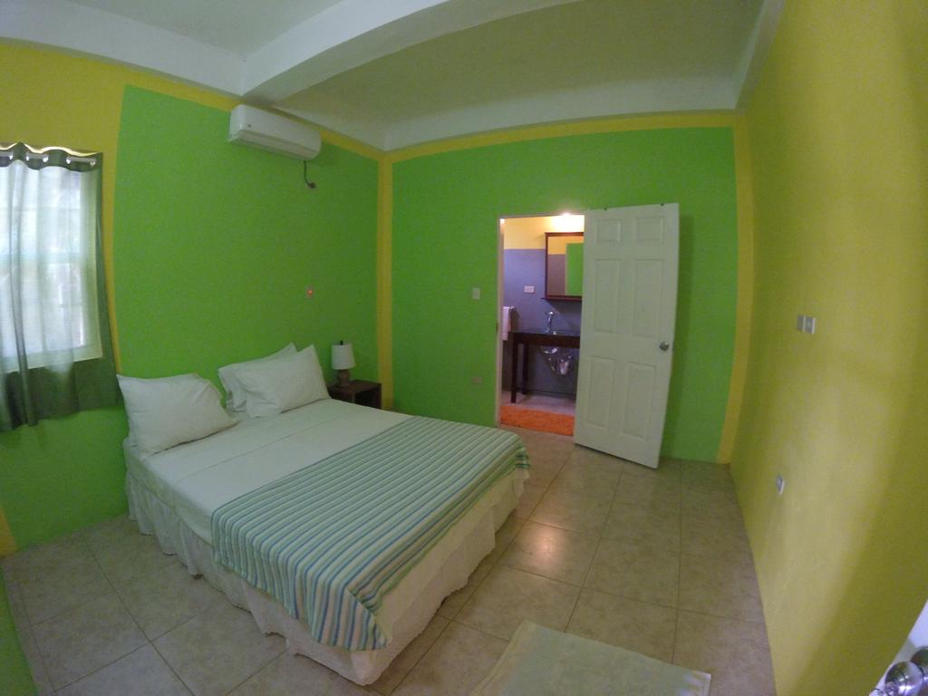 Fish Tobago Guesthouse Buccoo ภายนอก รูปภาพ