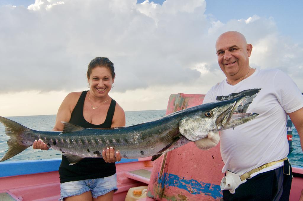 Fish Tobago Guesthouse Buccoo ภายนอก รูปภาพ